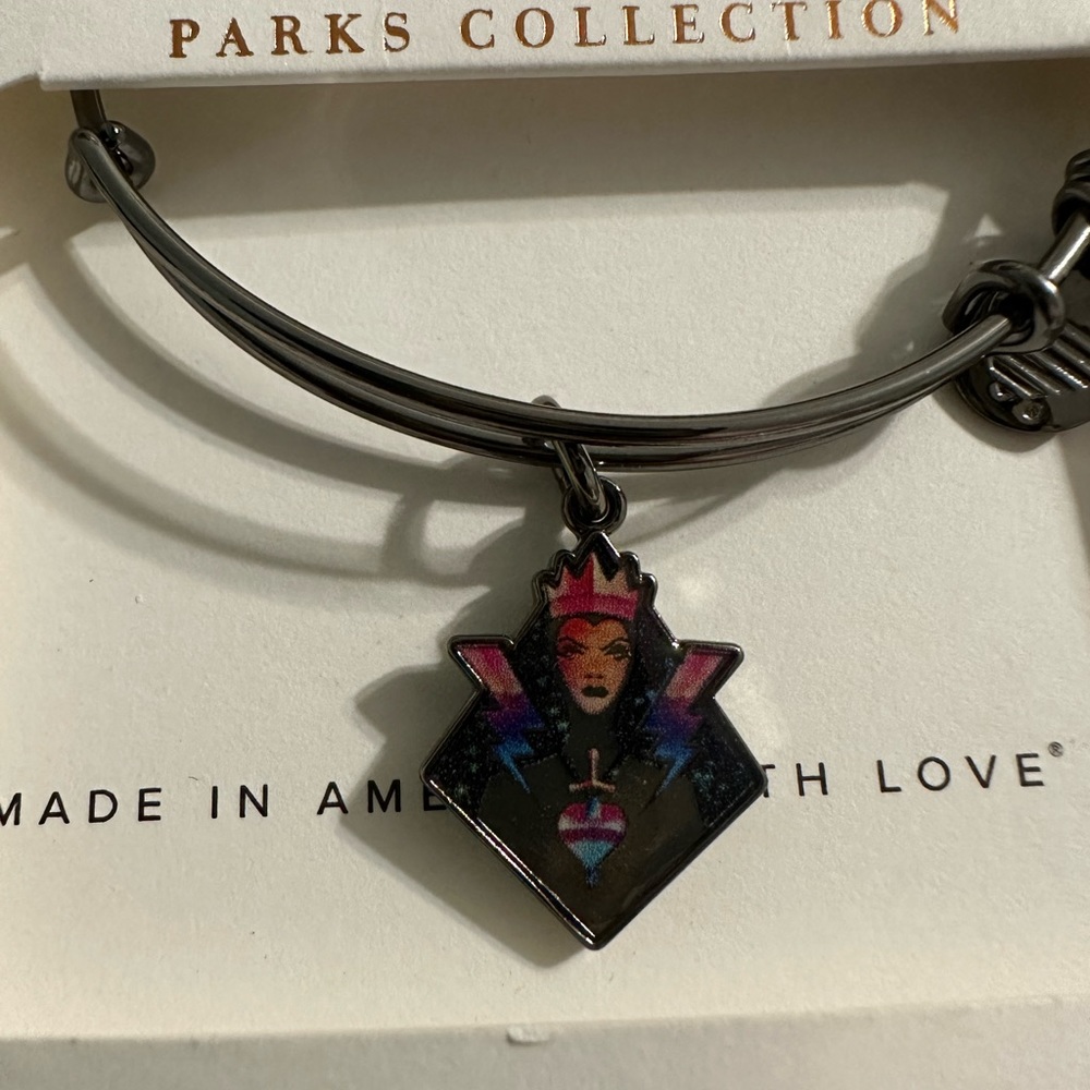 Alex and Ani Disney Parks Evil Queen bracelet. Disney parks exclusive.
